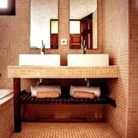 Vila Sleeps 8 With Pool And Hot Tub Conil