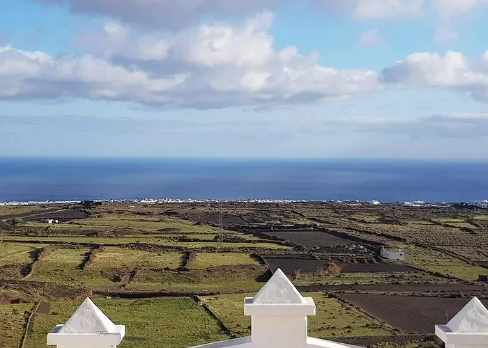 Villa Sleeps 8 With Pool And Hot Tub *